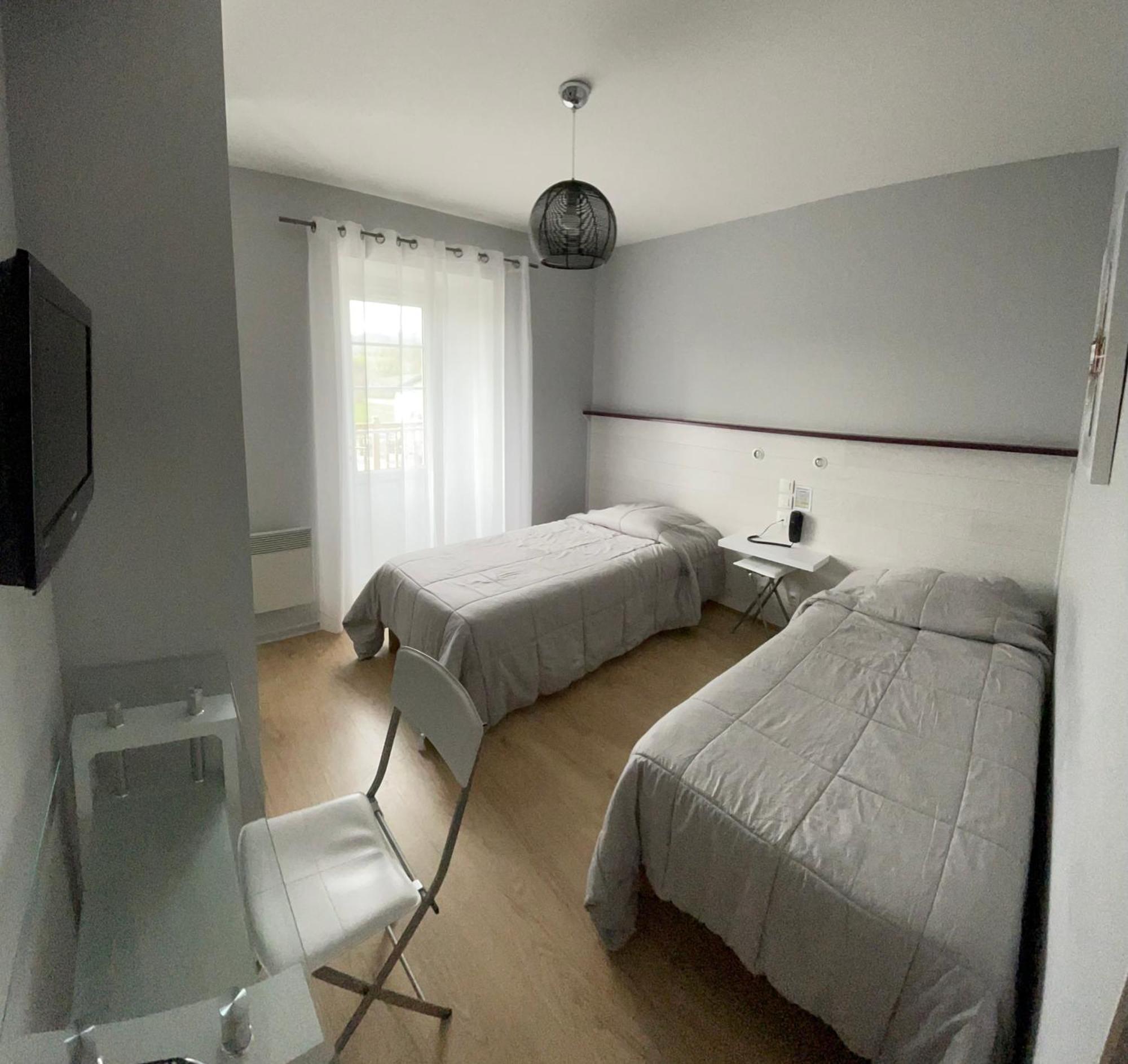 Hotel Mendy Saint-Jean-le-Vieux  Esterno foto