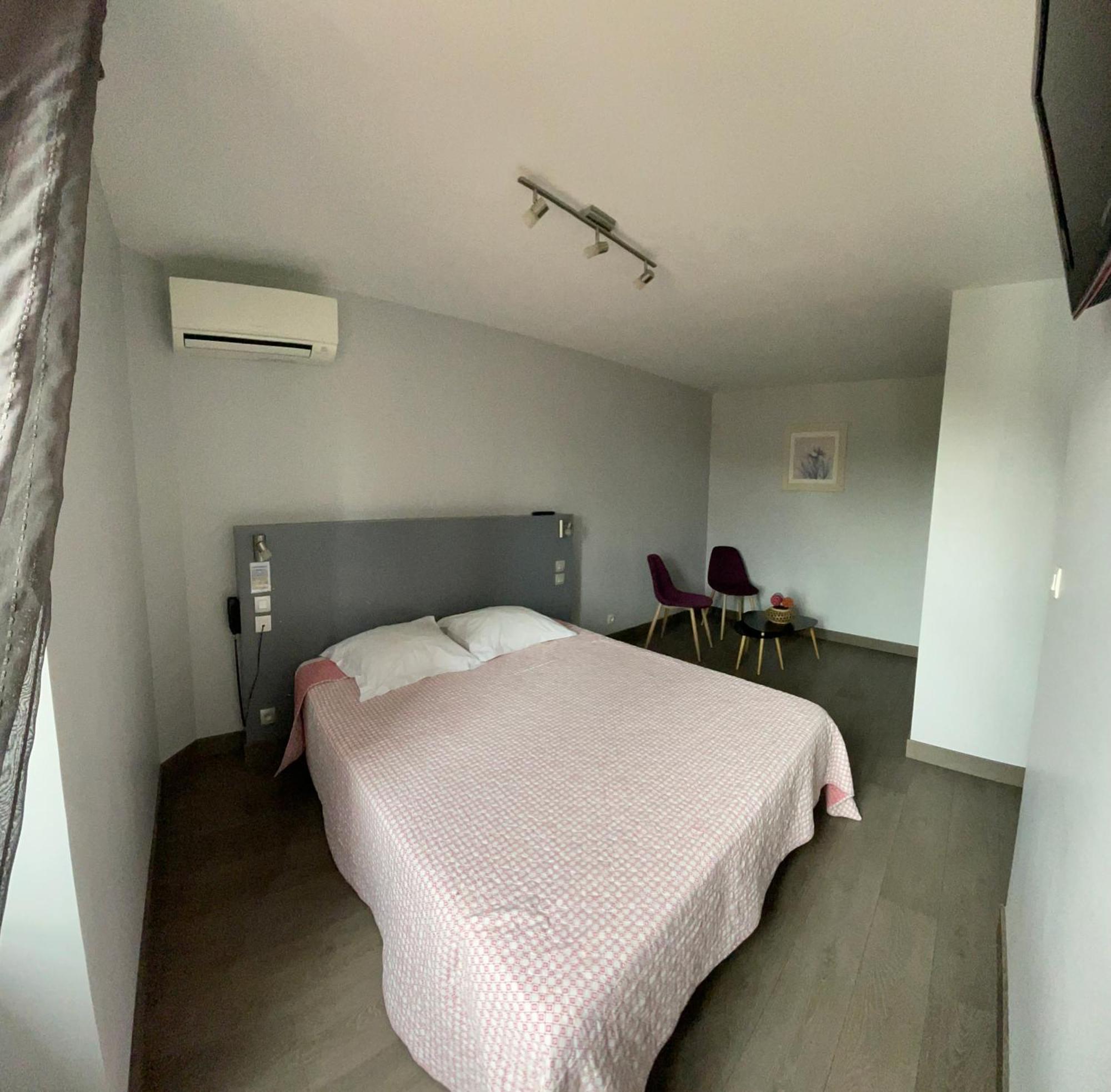 Hotel Mendy Saint-Jean-le-Vieux  Esterno foto
